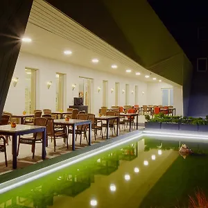 4* فندق Anna